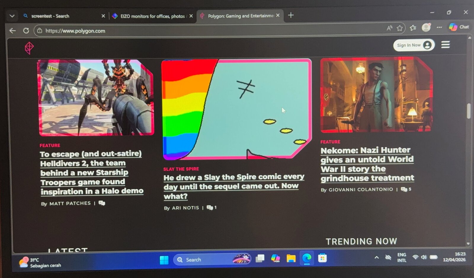 Layar 2K menampilkan media