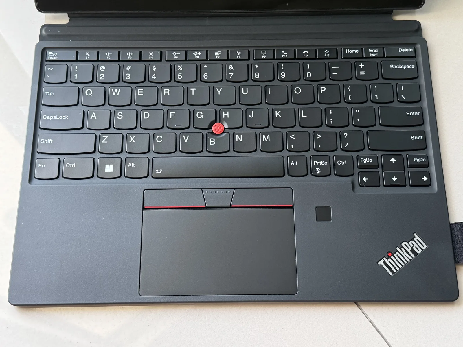 Close-up folio keyboard — kondisi sangat bersih